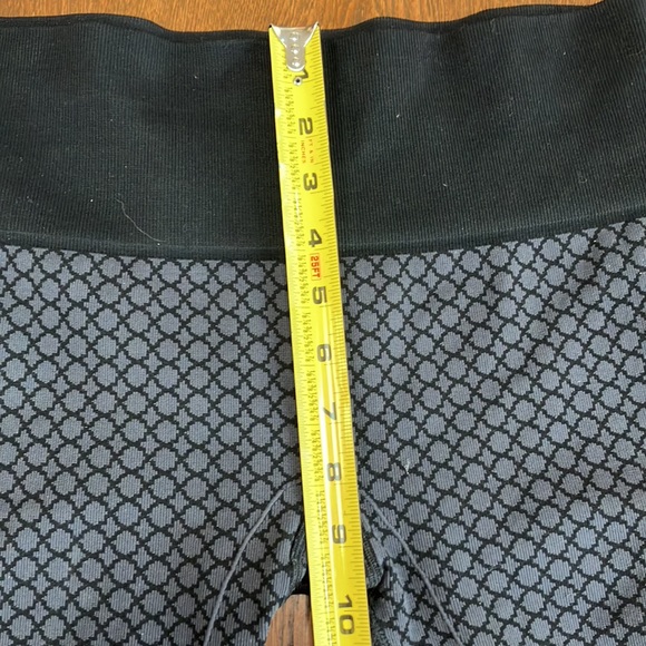 Lululemon NO SIZE pants! Compression pants. IVE shown inches for rise, front/bk - Picture 6 of 6